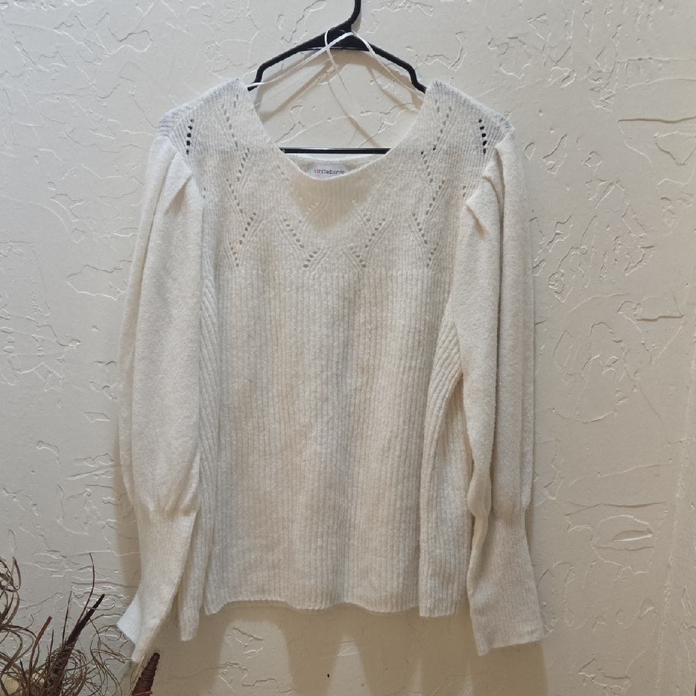 Liz Claiborne Ivory V-Neck Sweater